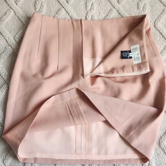 Mini SKIRT. Made whit 100% pure wool. Size 6. - Picture 11 of 11